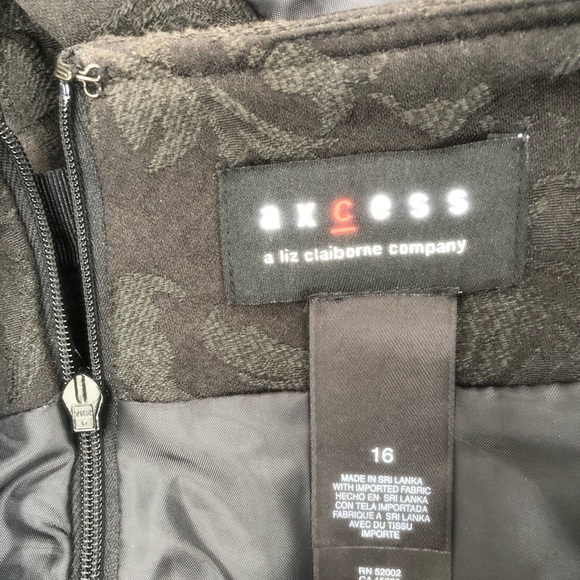 Skirt Black with belt size 16 - Picture 7 of 11